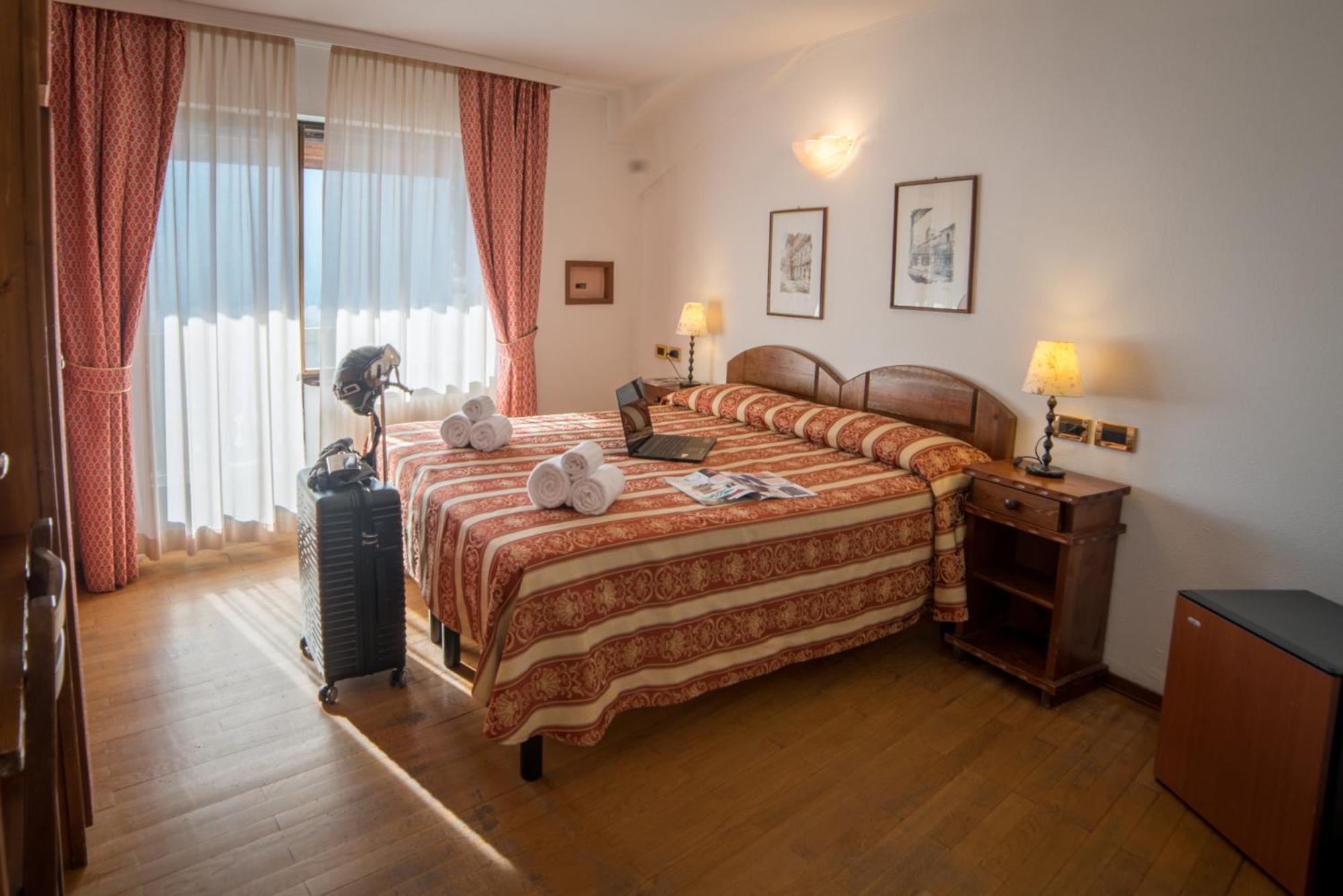 Hg Hotel Italia Брюссон Экстерьер фото